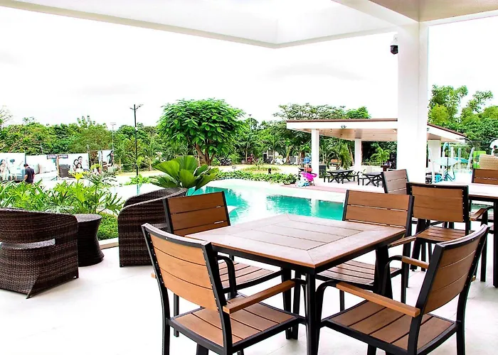 Coastal Crest View L 1br With Balcony L Pool Aparthotel Talisay (Cebu)