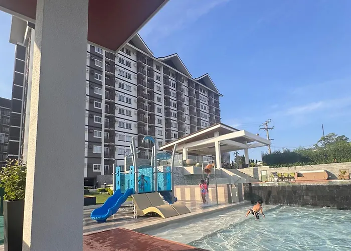 Coastal Crest View L 1br With Balcony L Pool Aparthotel Talisay (Cebu)